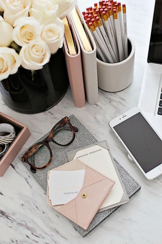 5 must have essentials for your office desk